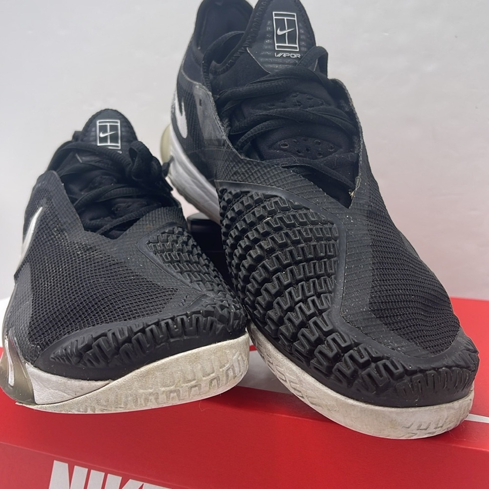 Nike Vapor Pro
Men's Hard Court Tennis Shoes - Picture 5 of 16